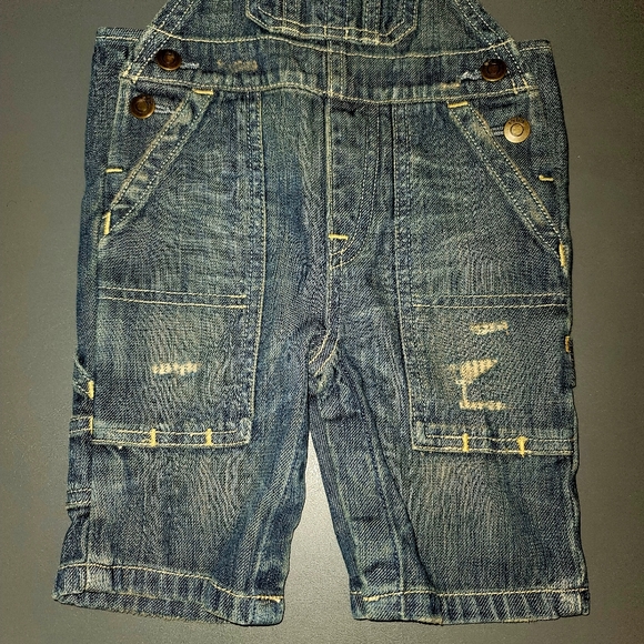 NWOT (0-3 mos) GAP Distressed Overalls - Picture 5 of 13